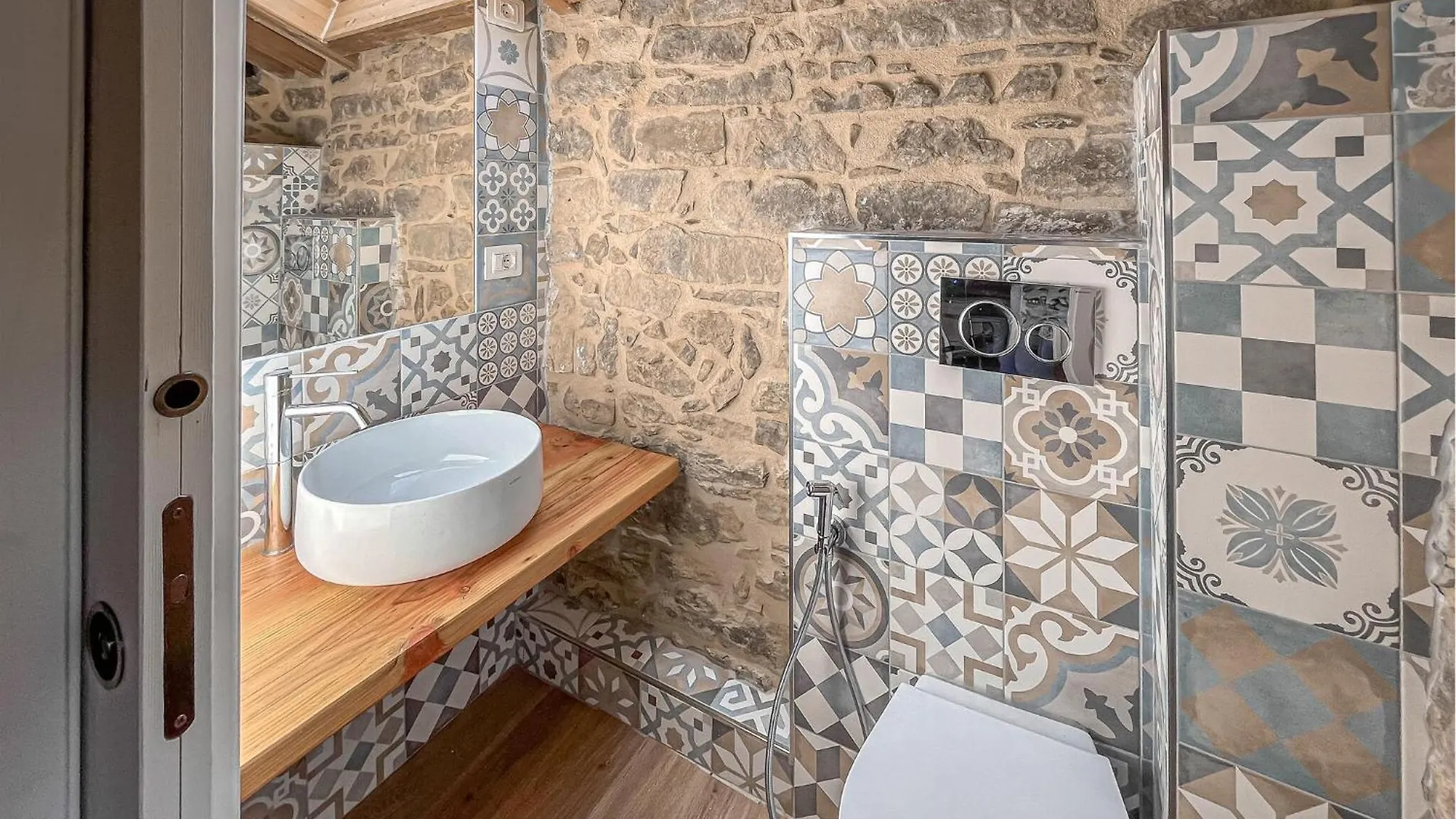 Holiday home Stunning Home In San Pietro A Dame With Jacuzzi Poggioni Italy